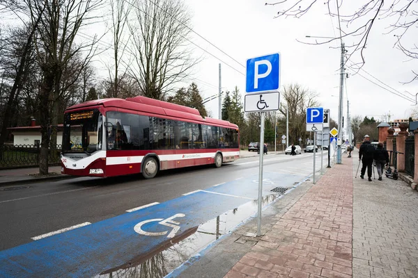 Ivano Frankivsk Ukraine March 2023 Bus Stop Parking People Disabilities — Stock Photo, Image