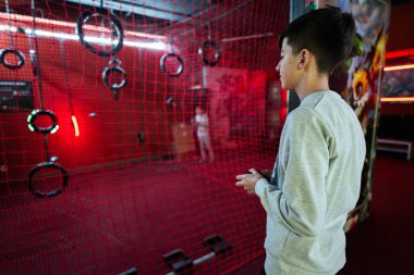 Çocuklar uzaktan kumandalı İHA 'lar uçuruyor..