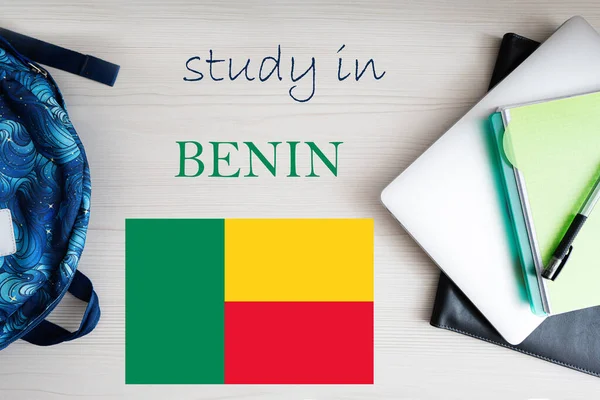 Studium Benin Hintergrund Mit Notizblock Laptop Und Rucksack Bildungskonzept — Stockfoto