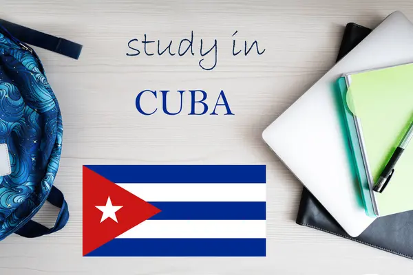 Estudar Cuba Fundo Com Bloco Notas Laptop Mochila Conceito Educação — Fotografia de Stock