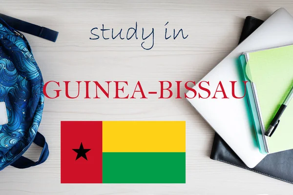 Studium Guinea Bissau Hintergrund Mit Notizblock Laptop Und Rucksack Bildungskonzept — Stockfoto