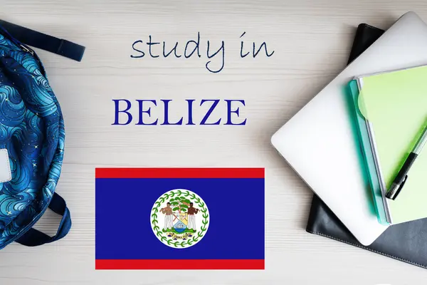 Estude Belize Fundo Com Bloco Notas Laptop Mochila Conceito Educação — Fotografia de Stock