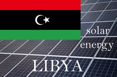 Libya bayraklı güneş enerjisi panelleri. Sürdürülebilir kaynaklar ve yenilenebilir libyan enerji kavramı.