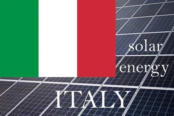 Pannelli Energia Solare Con Sfondo Bandiera Italia Risorse Sostenibili Concetto — Foto Stock