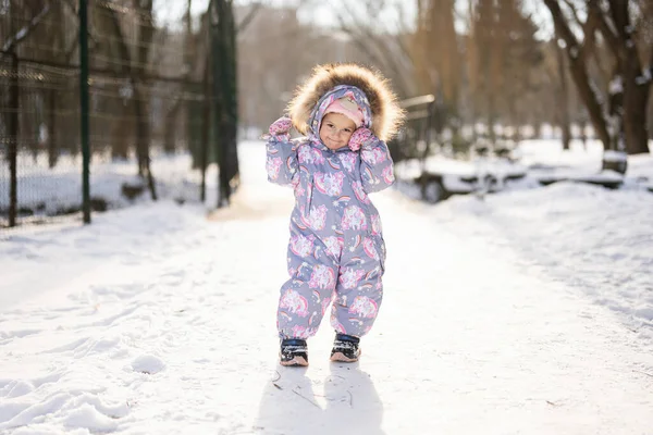 Baby Girl Wear Child Snowsuit Sunny Frosty Winter Day — Zdjęcie stockowe