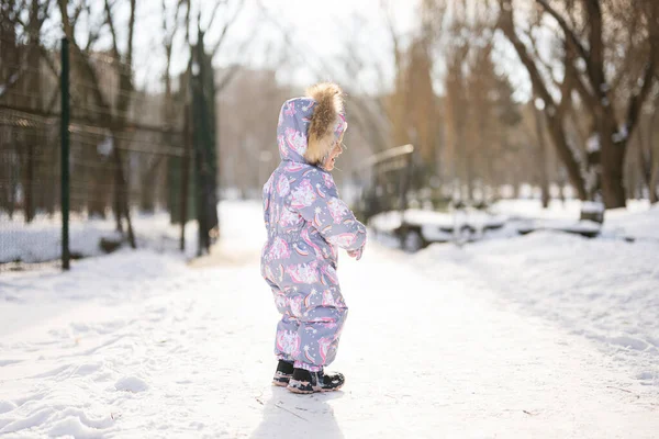 Baby Girl Wear Child Snowsuit Sunny Frosty Winter Day — Zdjęcie stockowe