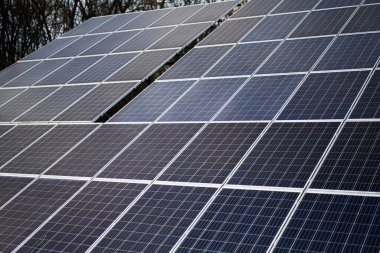 Güneş panelleri yüklendi, fotovoltaik. 