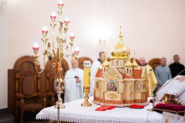 Kutsal Bakire Meryem 'in Varsayımının Katedrali' nde Ortodoks ayini.