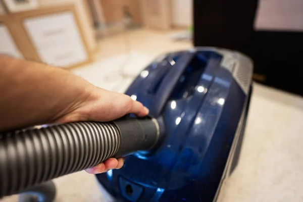 Close Man Hand Vacuuming Carpet Vacuum Cleaner — Stock Photo, Image
