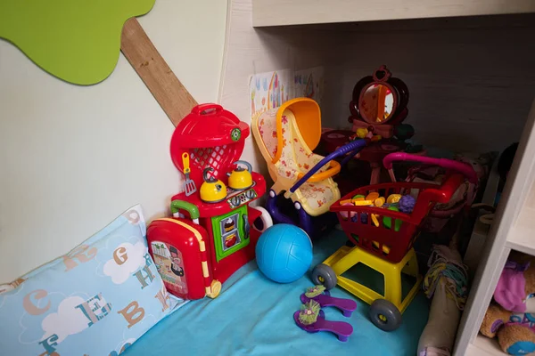儿童房里的儿童玩具 — 图库照片