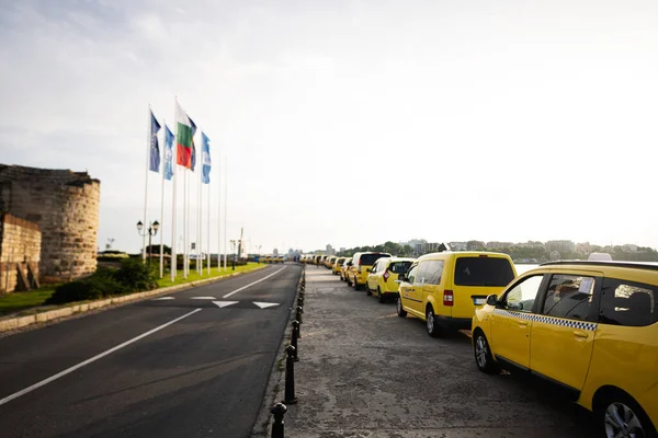 Taxi Cars Road Flags Nessebar Bulgaria — Stock Photo, Image