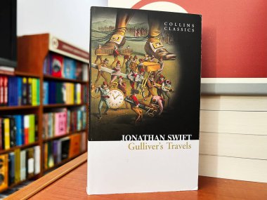 Lviv, Ukrayna - 20 Şubat 2025: Jonathan Swift 'in Gullivers Seyahatlerinin Kitap Kapağı