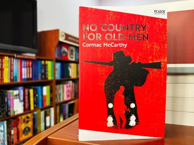 Lviv, Ukrayna - 20 Şubat 2025: Cormac McCarthy 'nin 