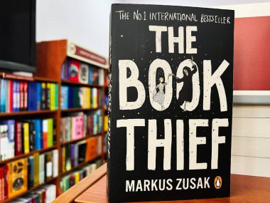 Lviv, Ukrayna - 20 Şubat 2025: Markus Zusak 'ın 