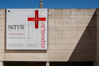 Fatima, Portekiz - 26 Mart 2025 Ftima 'da samimi bir barbekü restoranı 