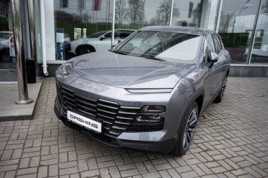 Khmelnytskyi, Ukrayna - 16 Nisan 2025: Jetour Dash SUV modern tasarımı ve şık görünümünü sergiledi