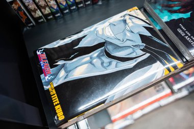 Ivano-Frankivsk, Ukrayna - 29 Nisan 2025: Çamaşır Suyu 'nun Tite Kubo manga cilt kapağı sergilenen sanatsal animasyon detayları