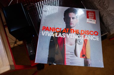 Lviv, Ukrayna - 13 Mayıs 2025: Disco Viva Las Vengeance albüm kapağında panik.