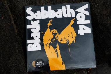 Lviv, Ukrayna - 13 Mayıs 2025: Black Sabbath 1972 'nin albüm kapağı Vol 4' ü canlı tasarım