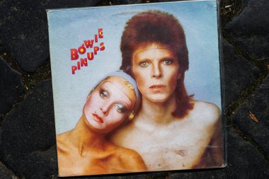 Lviv, Ukrayna - 13 Mayıs 2025: David Bowie 1973 glam rock albümü 