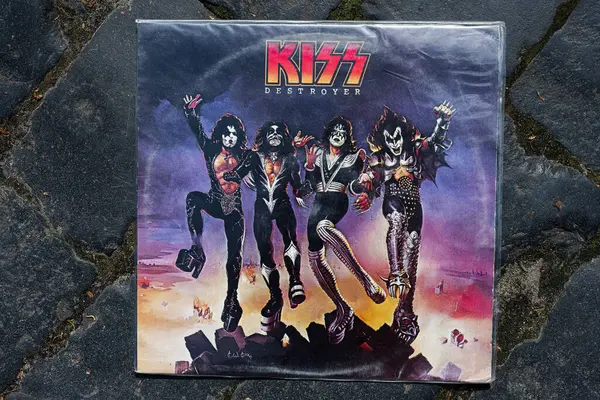 Lviv, Ukrayna - 13 Mayıs 2025: The album 1976 cover art work from Kiss, a known rock release.