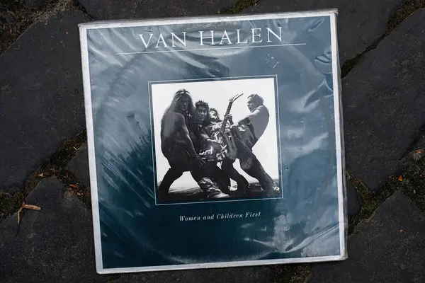 Lviv, Ukrayna - 13 Mayıs 2025: Van Halen için kapak çalışması 1980 albümü Women and Children First