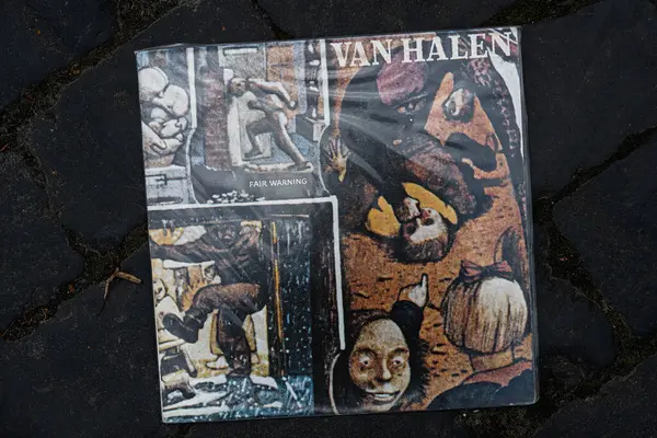 Lviv, Ukrayna - 13 Mayıs 2025: Van Halen Fair Warning albüm kapağı.