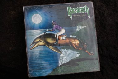 Lviv, Ukrayna - 13 Mayıs 2025: The cover art for Nazareth 1980 albümü The Fool Circle.