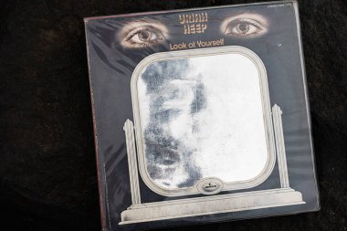 Lviv, Ukrayna - 13 Mayıs 2025: Uriah Heep 1971 rock albümü Yourself 'e klasik tarzda bakın.