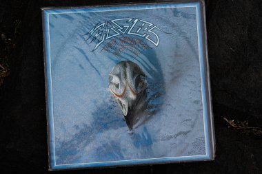 Lviv, Ukrayna - 13 Mayıs 2025: Eagles 'ın En İyi Şarkıları, 1971-1975.