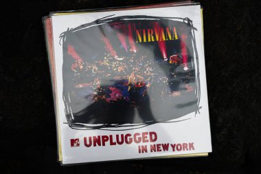Lviv, Ukrayna - 13 Mayıs 2025: Nirvana tarihi 1994 MTV 'nin New York' taki fişi çekilmiş performansı.