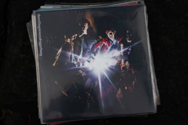 Lviv, Ukrayna - 13 Mayıs 2025: The Rolling Stones 'un 2005 albümü A Bigger Bang.