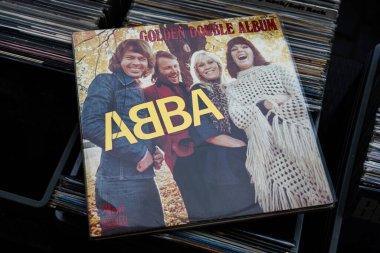 Lviv, Ukrayna - 13 Mayıs 2025: Efsanevi ABBA albüm kapağı