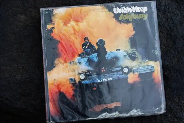 Lviv, Ukrayna - 13 Mayıs 2025: 1971 tarihli progresif rock albümü Uriah Heep Salisbury için albüm kapağı