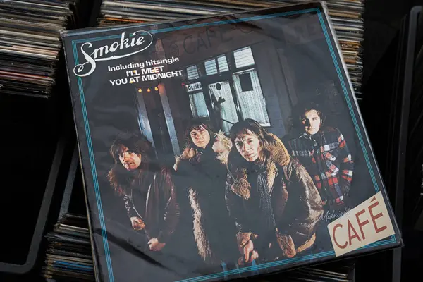 Lviv, Ukrayna - 13 Mayıs 2025: Smokie 1976 albümünün kapağı.