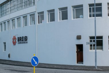Akranes, İzlanda - 15 Mayıs 2025: Akranes, İzlanda 'da Hafnarbraut' ta bulunan Brei Yenilik Merkezi ofis binası