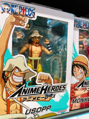 Kyiv, Ukrayna - 24 Haziran 2025: One Piece serisinden toplanabilir paketlerde Usopp 'un ayrıntılı anime figürü