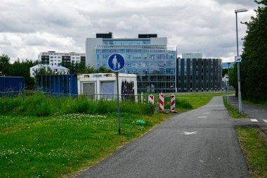 Reykjavik, İzlanda - 12 Temmuz 2025: İzlanda mimarisi Reykjavik 'in yer aldığı şehir manzarası.