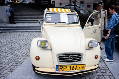 Przemysl, Polonya - 23 Ağustos 2025: Przemysl, Polonya 'da eşsiz Barok mimarisini sergileyen tarihi bir dini bina. Przemyl 'deki Padua' lı Aziz Anthony Kilisesi