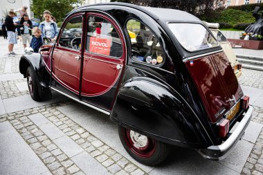 Przemysl, Polonya - 23 Ağustos 2025: Przemysl, Polonya 'da eşsiz Barok mimarisini sergileyen tarihi bir dini bina. Przemyl 'deki Padua' lı Aziz Anthony Kilisesi