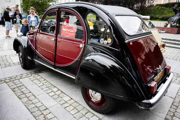 Przemysl, Polonya - 23 Ağustos 2025: Przemysl, Polonya 'da eşsiz Barok mimarisini sergileyen tarihi bir dini bina. Przemyl 'deki Padua' lı Aziz Anthony Kilisesi