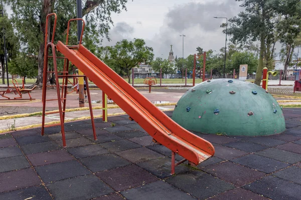 Tobogán Madera Hierro Parque Infantil —  Fotos de Stock