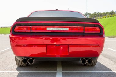 70 'lerden kalma klasik Amerikan spor arabasının muhteşem arka ucu.