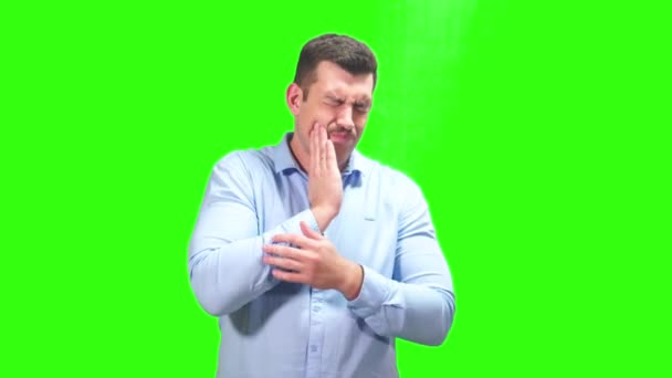 Чоловік Вусами Синій Сорочці Має Біль Зубах Дуже Неприємно Високоякісні — стокове відео