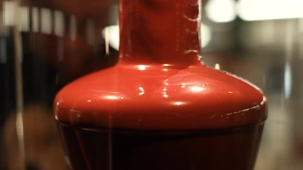 Warme Melk Chocolade Smelten Stream Poure Top Creates Golven Natuurlijke — Stockvideo