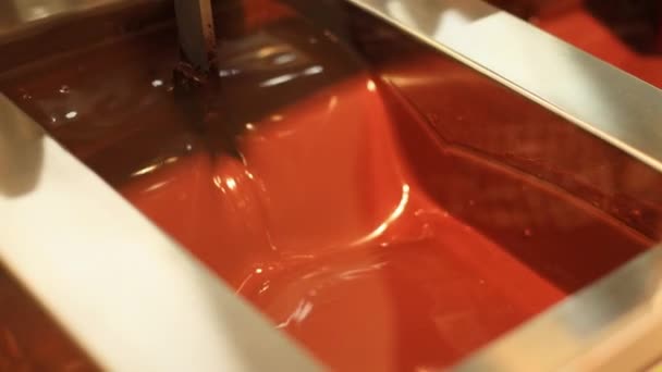 Фабрика Цукерок Шоколадної Машини Процес Виготовлення Шоколадних Кондитерських Виробів Високоякісні — стокове відео