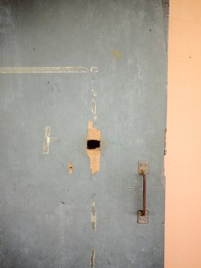 Eski ahşap gri ve turuncu duvarları boyadım. arkaplan dokusu .