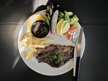 THAI Gıda, Nam Jim Jaew ya da Tayland Baharatlı Tayland Etli Soslu Izgara Biftek