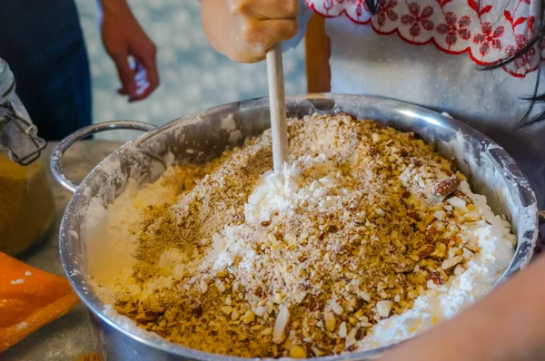 Házi Készítésű Torta Kézműves Előállítása Dél Európában Egy Frech Női — Stock Fotó