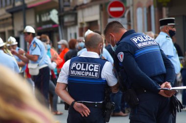 Toulouse, Fransa - 8 Mayıs 2023: Zafer Günü 'nü kutlamak için açık hava geçit töreni